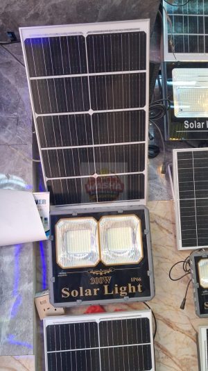 1000668050.jpg 300W Solar Floodlight